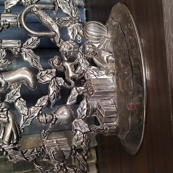 Godinger Silver Christmas Tree Candle Holder - Picture 7 of 16